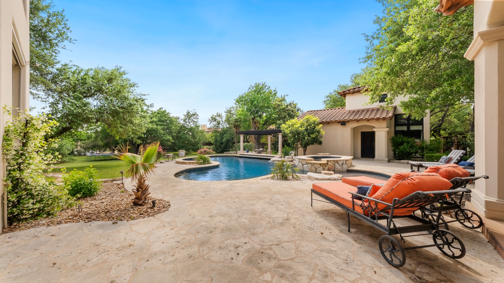 main property photo 32