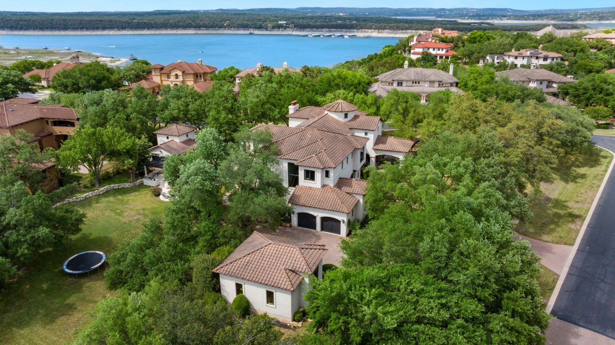 main property photo 8