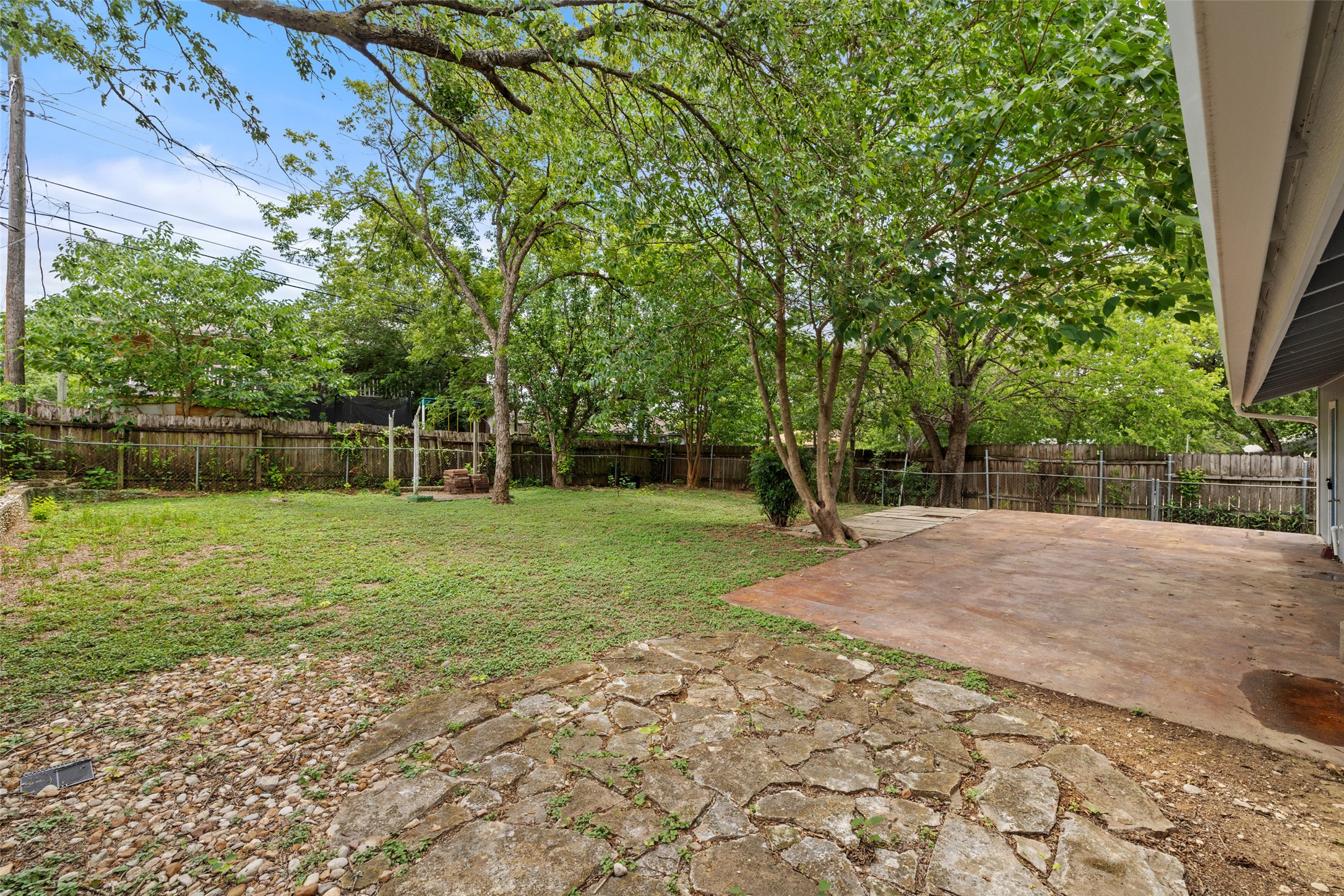 main property photo 32