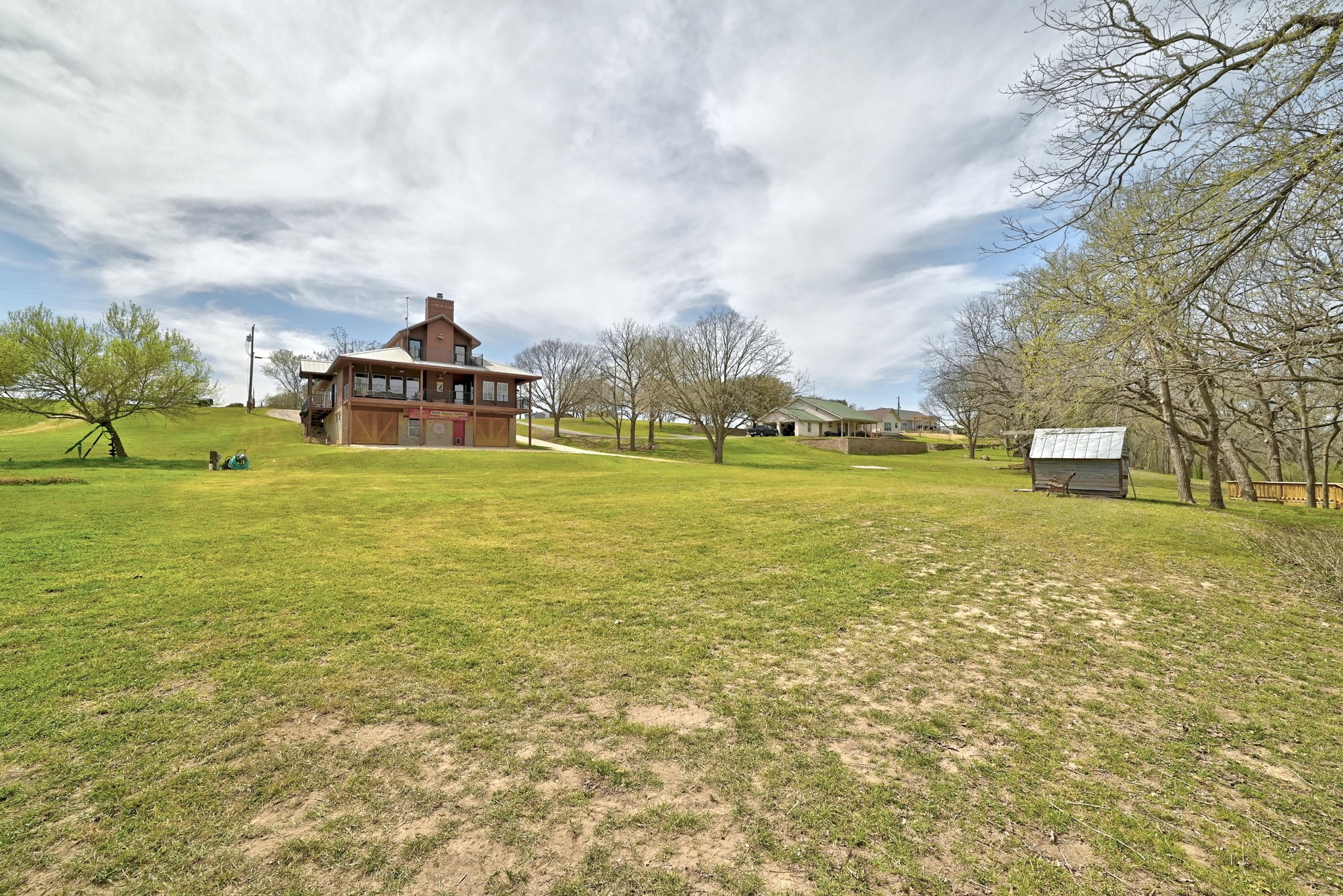 main property photo 33