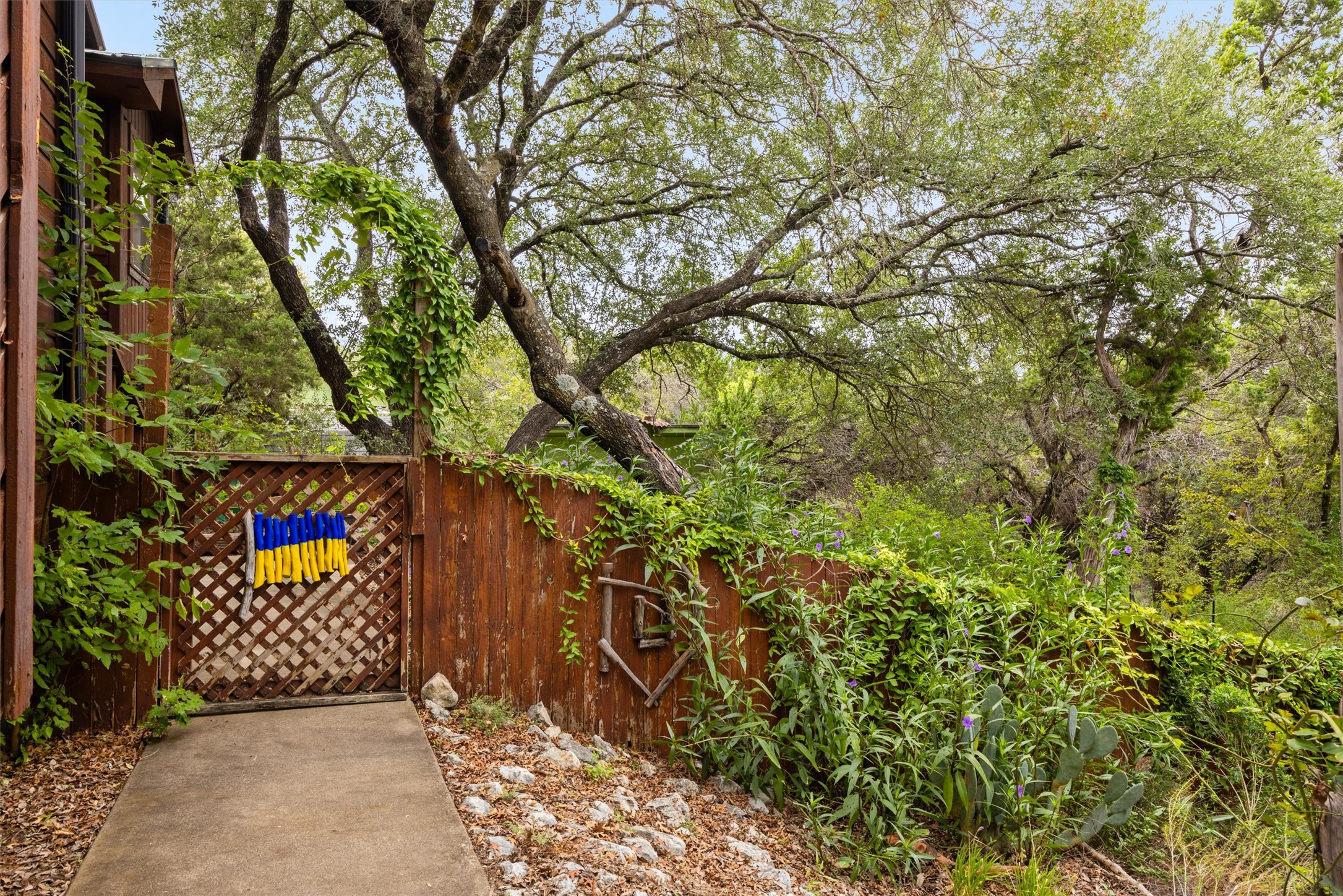 main property photo 31