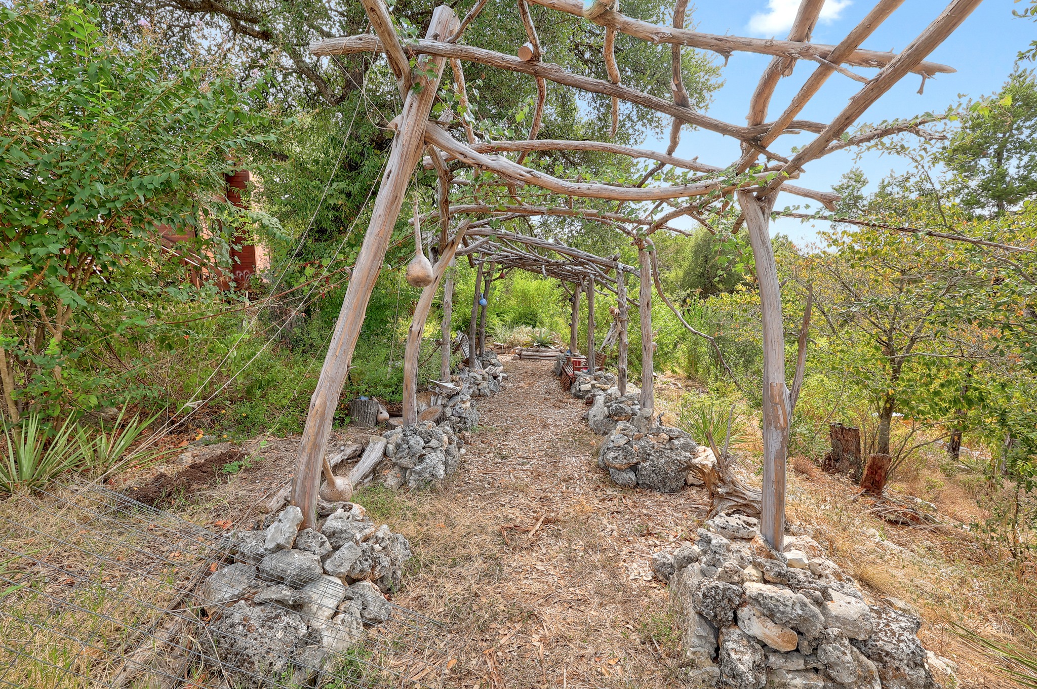 main property photo 34
