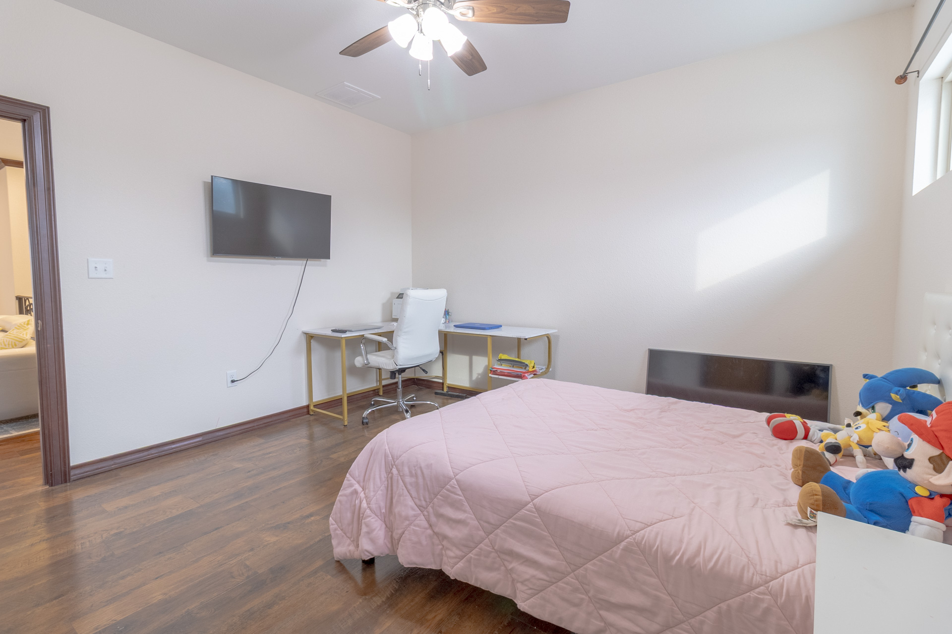 main property photo 34