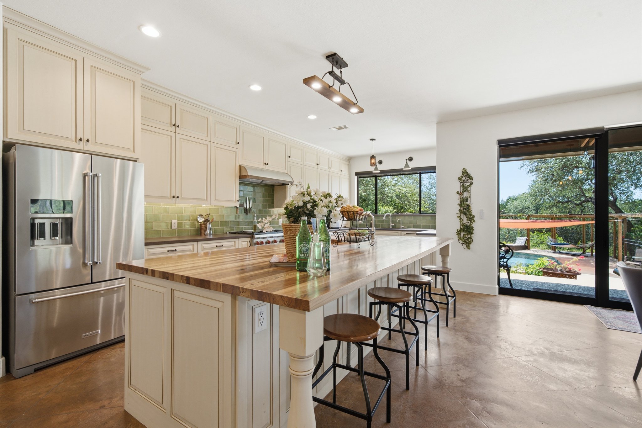 main property photo 12