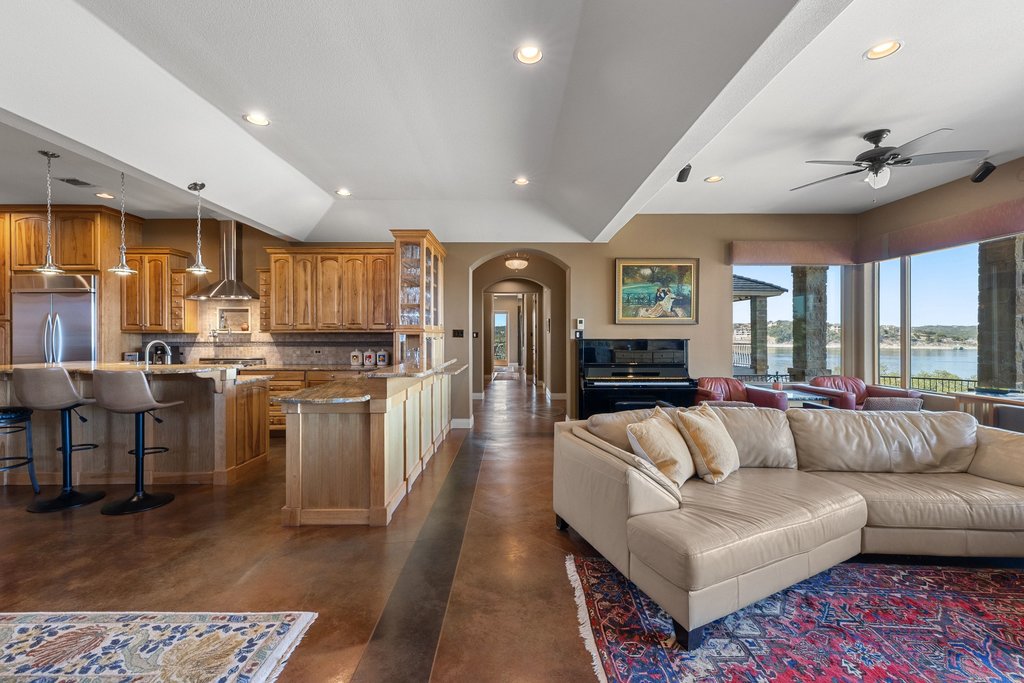 main property photo 12