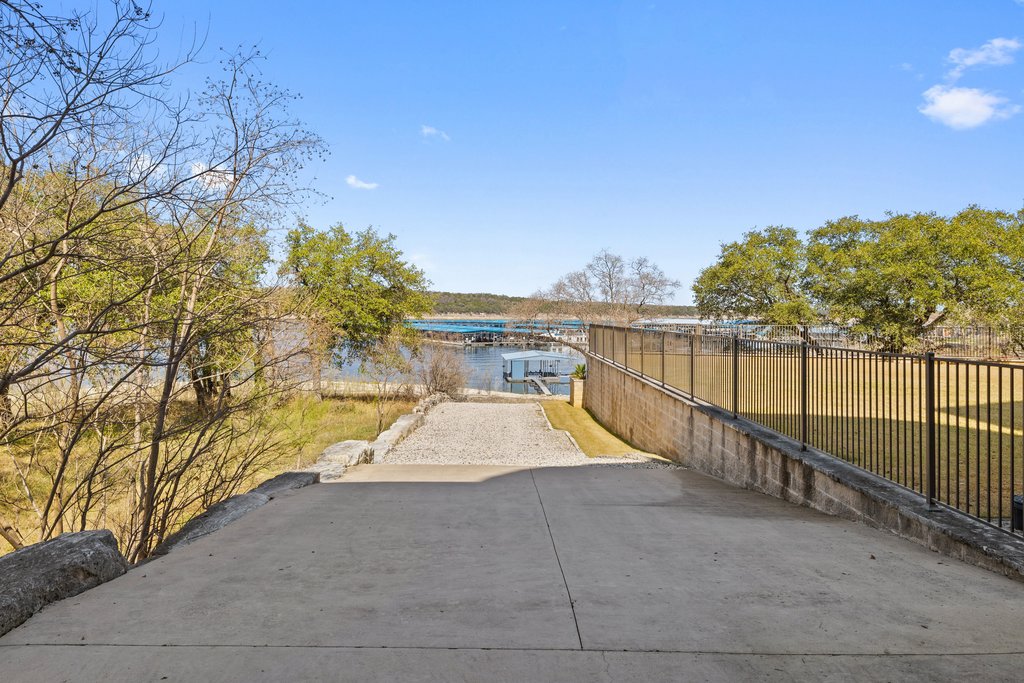 main property photo 37