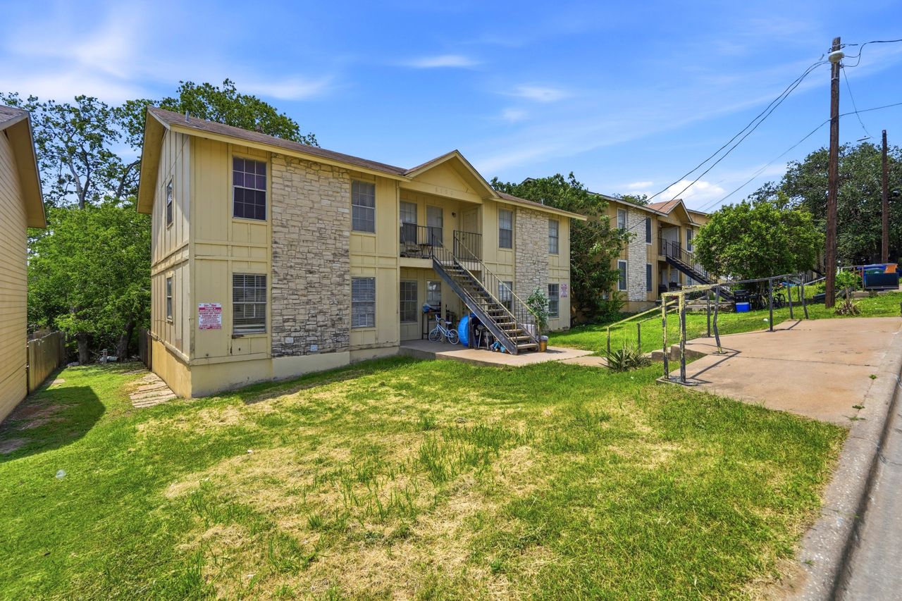 main property photo 17