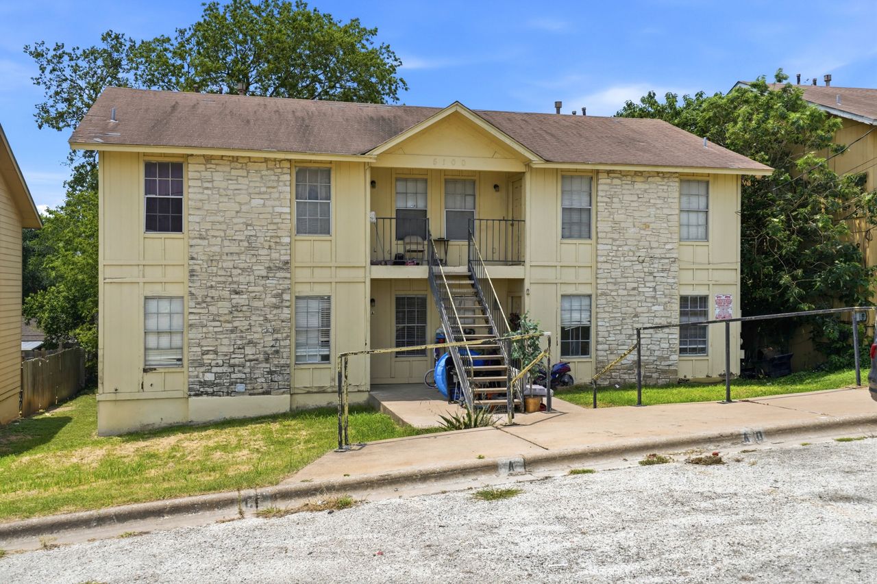 main property photo 18
