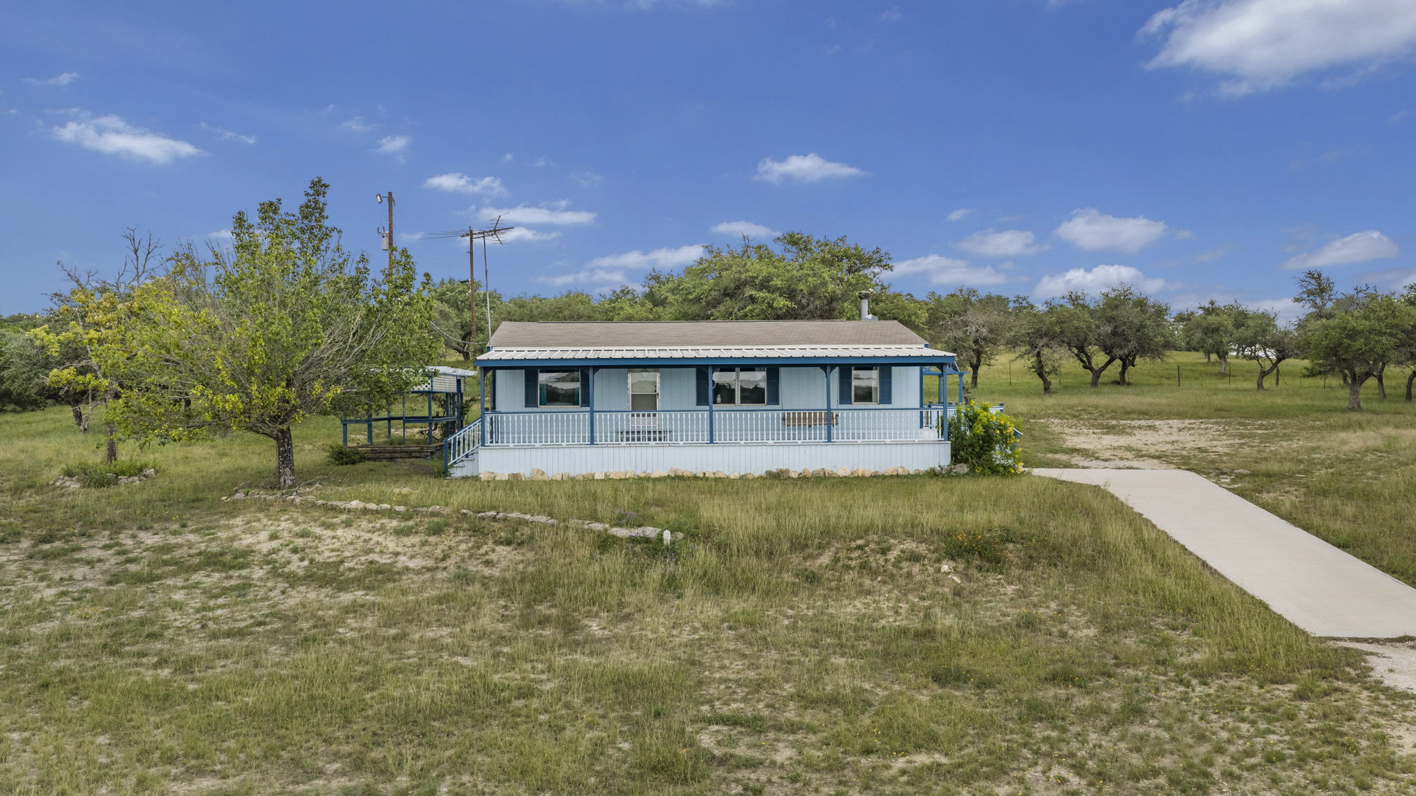 main property photo 31