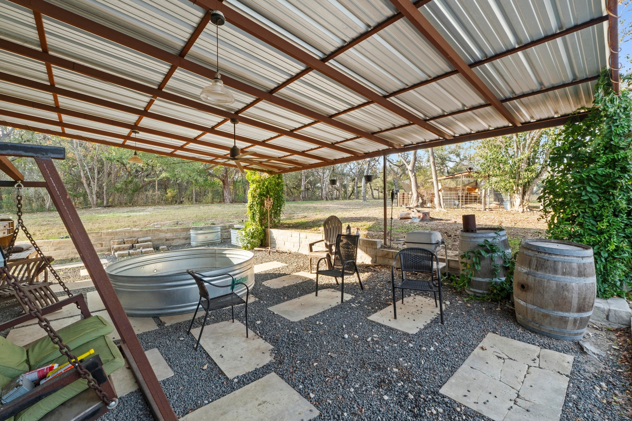 main property photo 30