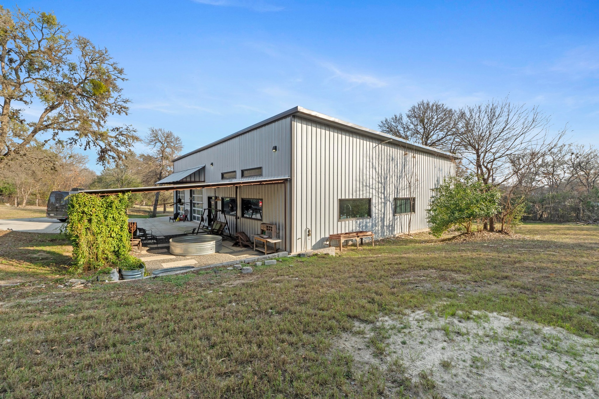 main property photo 33