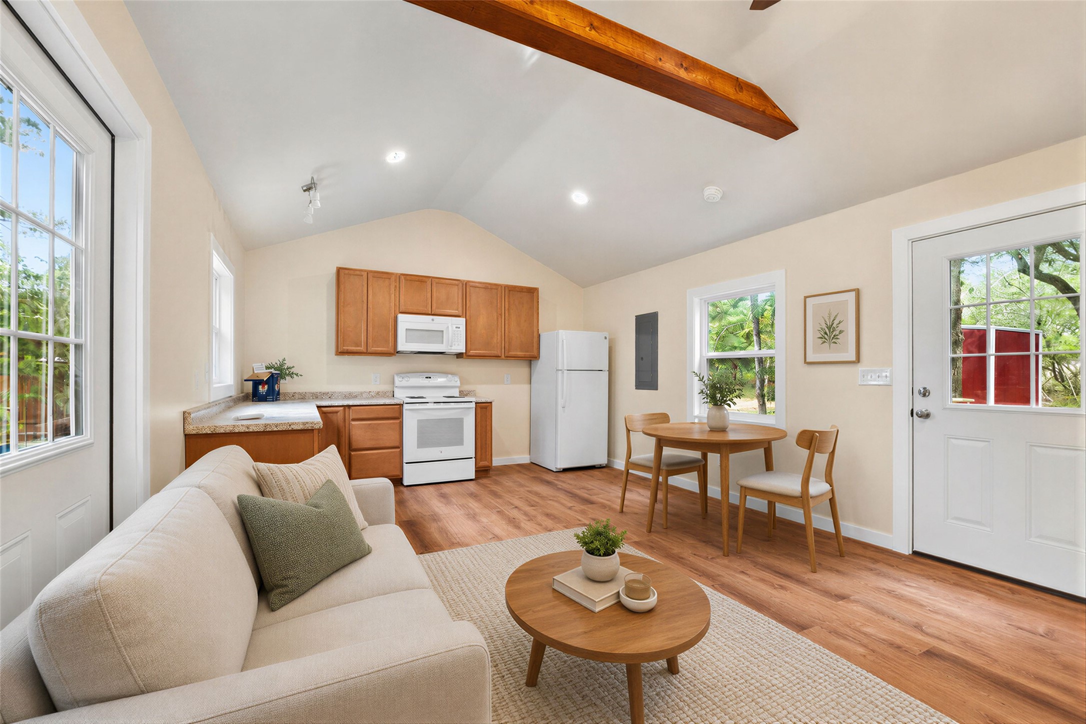 main property photo 28