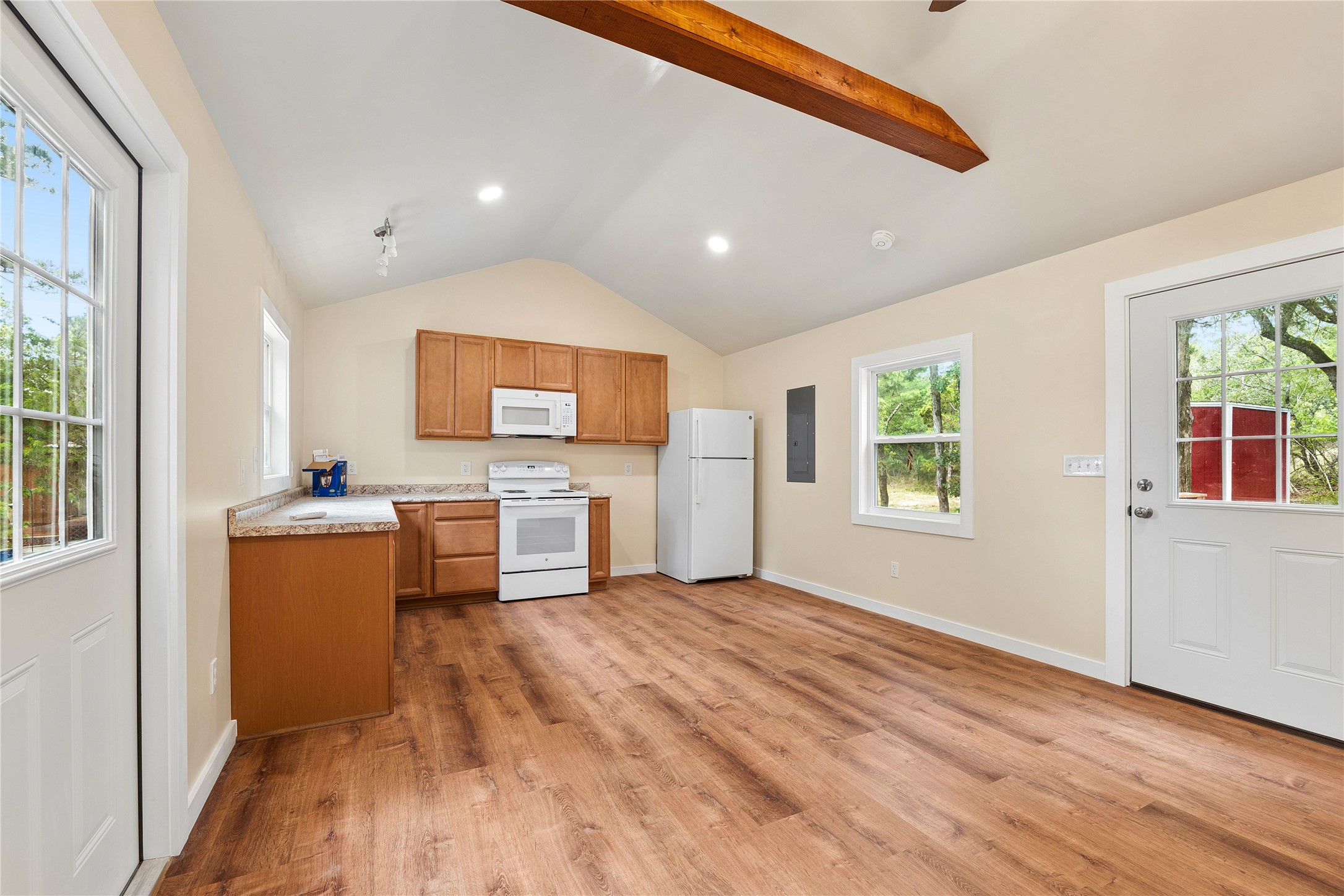 main property photo 29