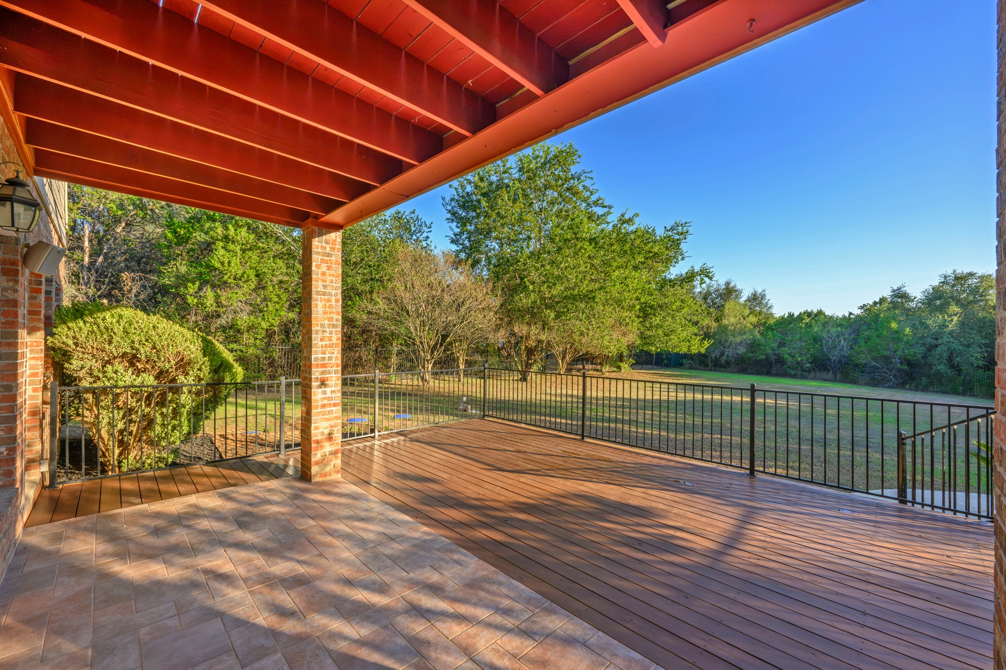 main property photo 25