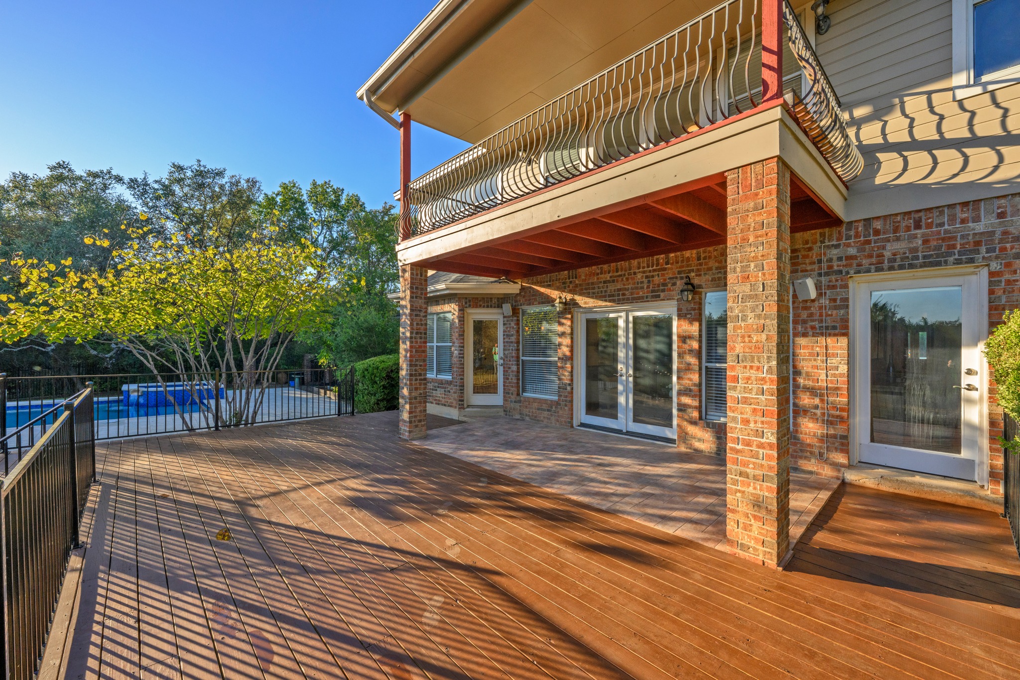 main property photo 27