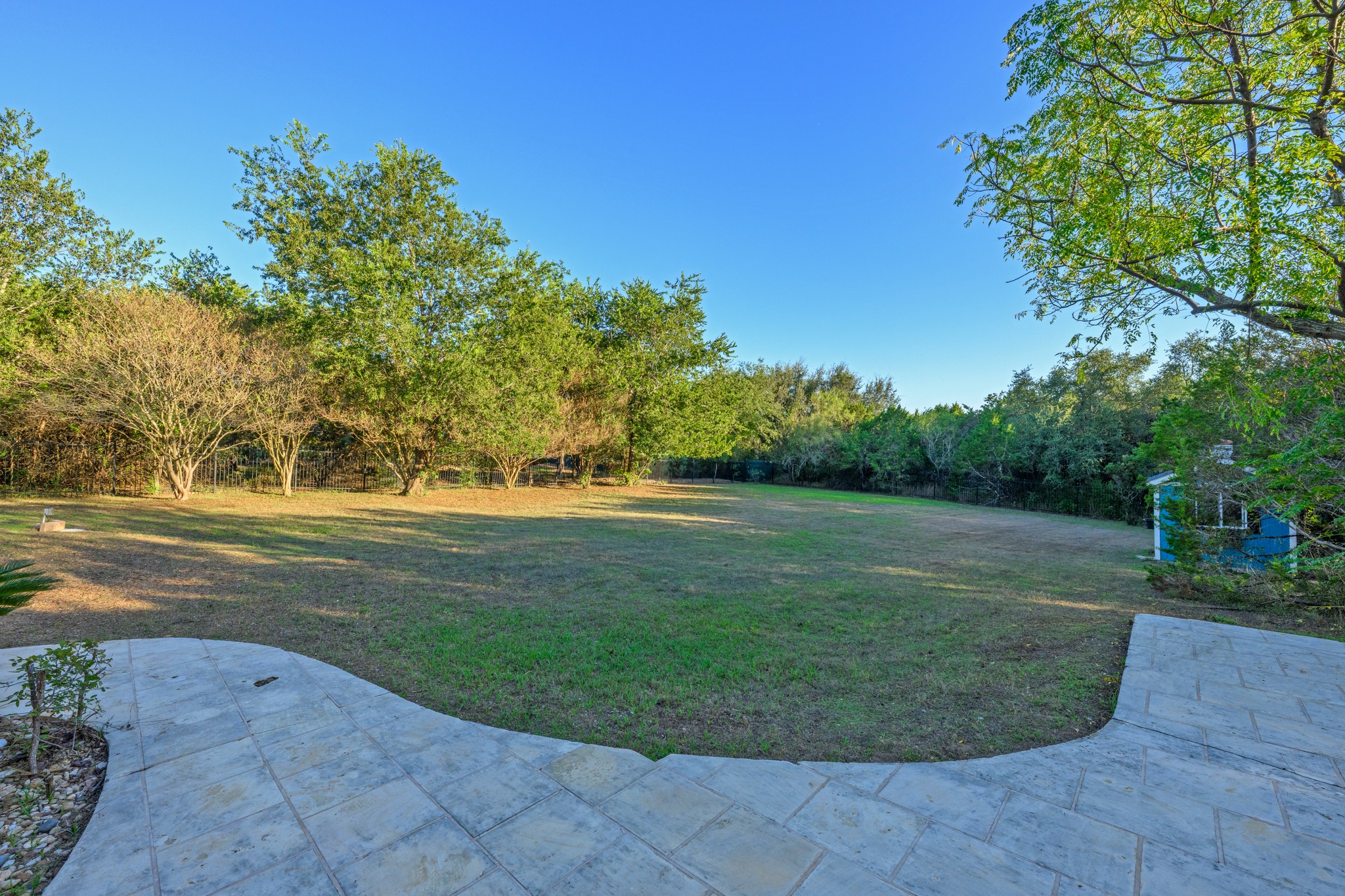 main property photo 31