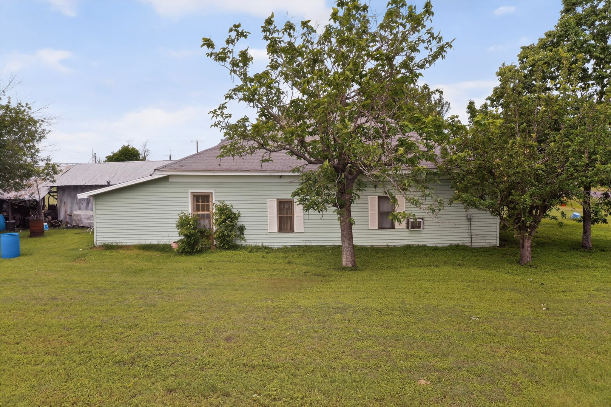 main property photo 15