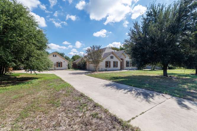 main property photo 37