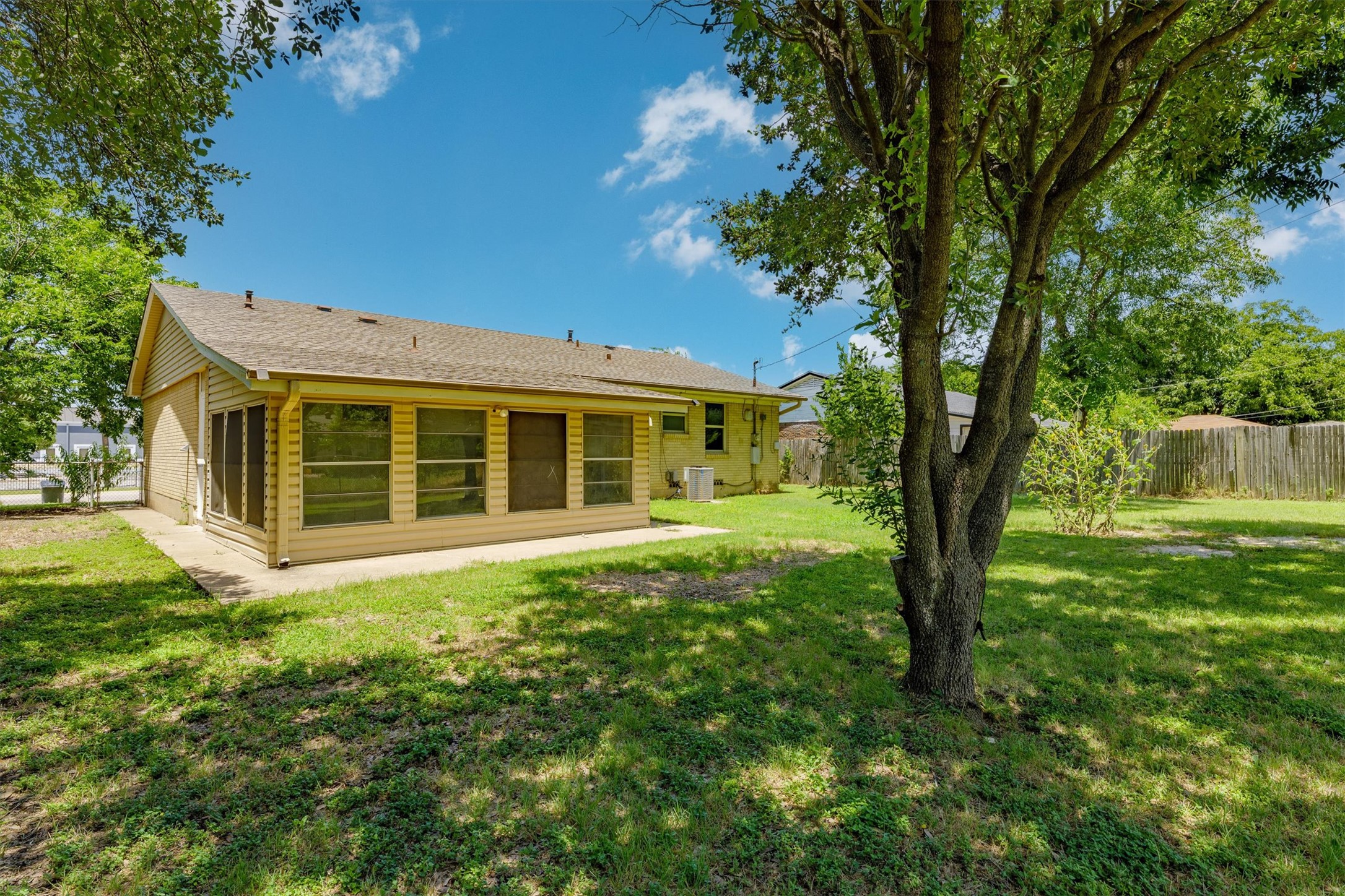 main property photo 23