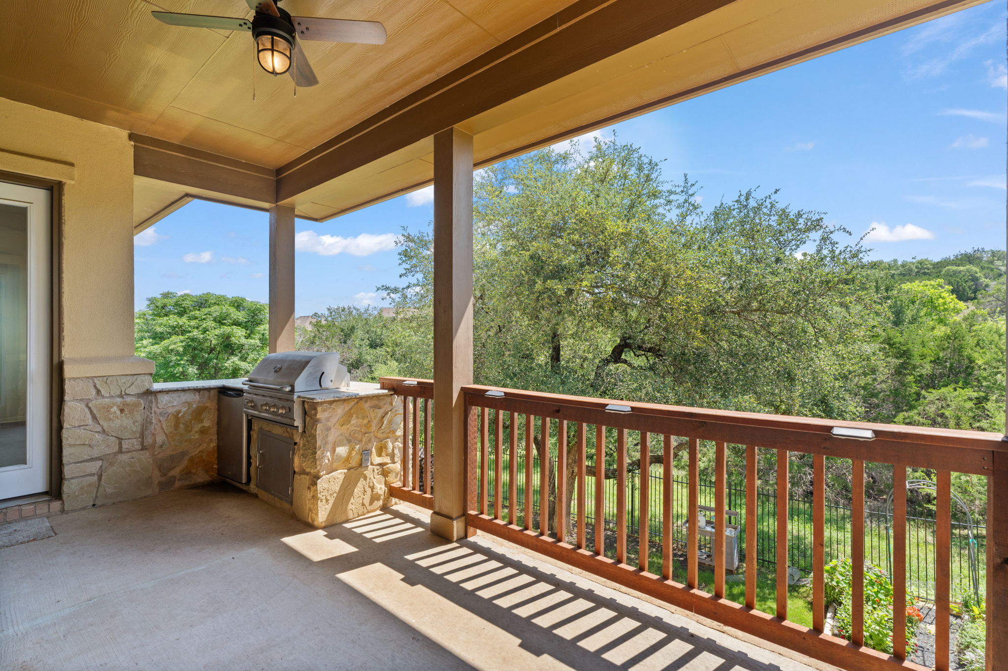 main property photo 36