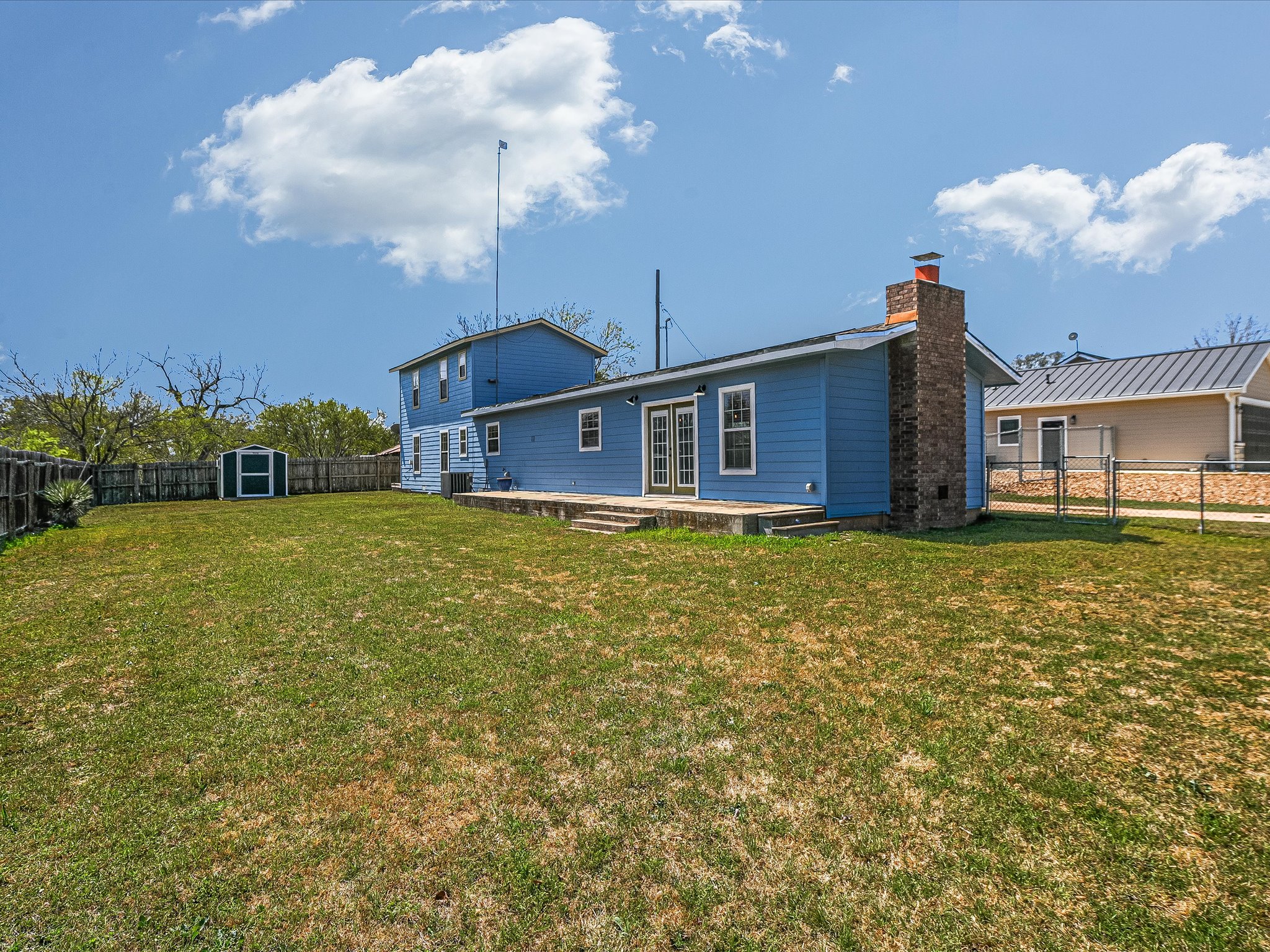 main property photo 17