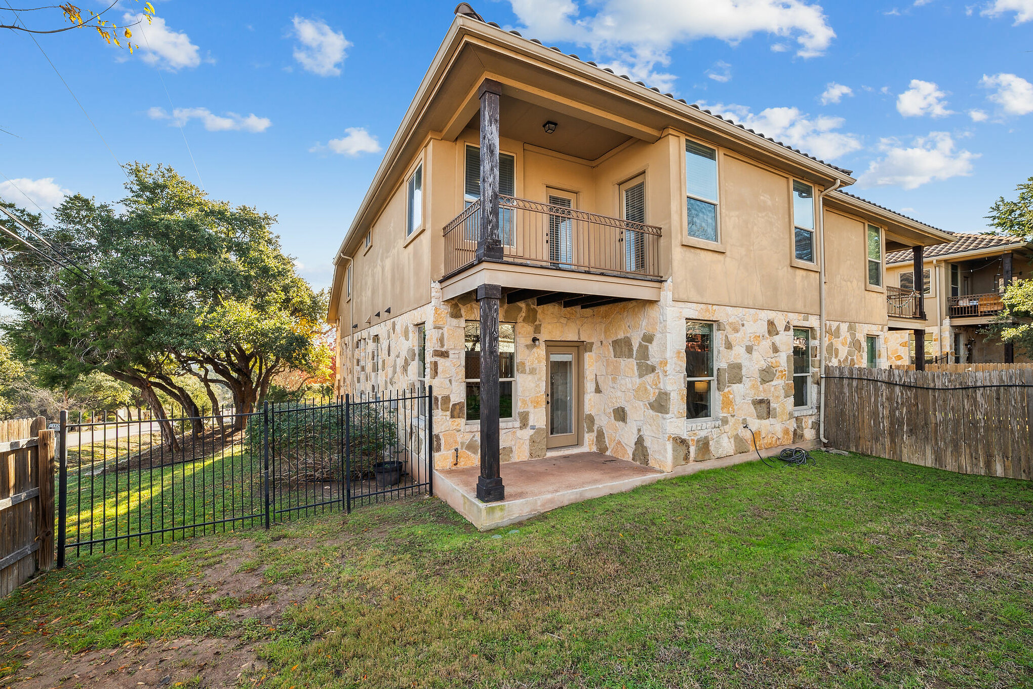main property photo 27