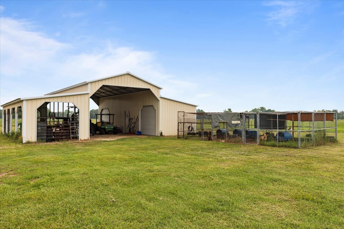 main property photo 23