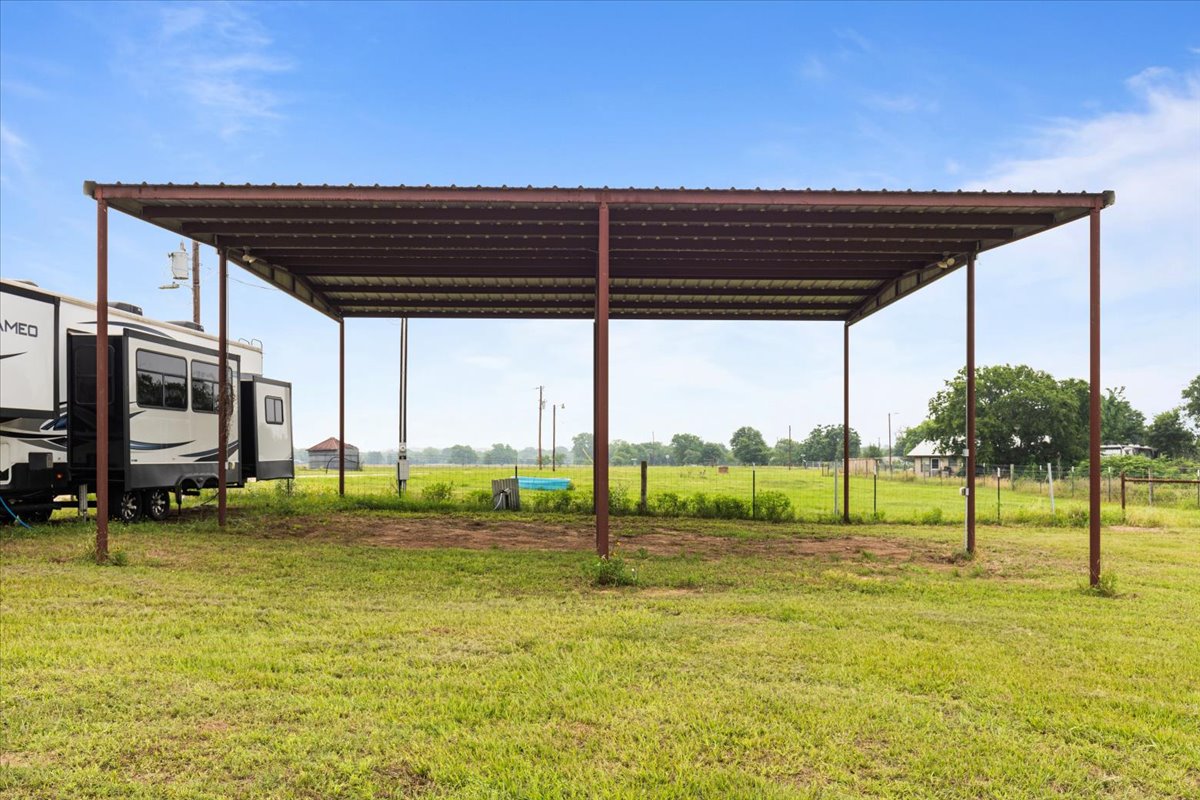 main property photo 32