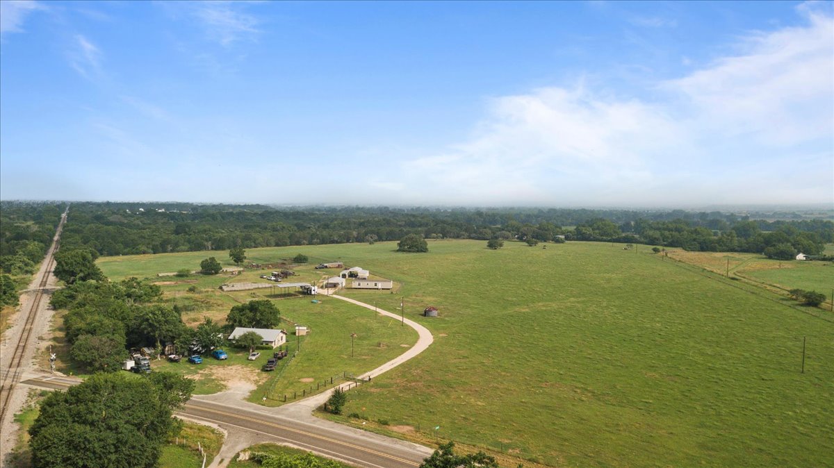 main property photo 38