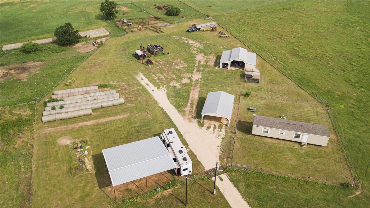 main property photo 39