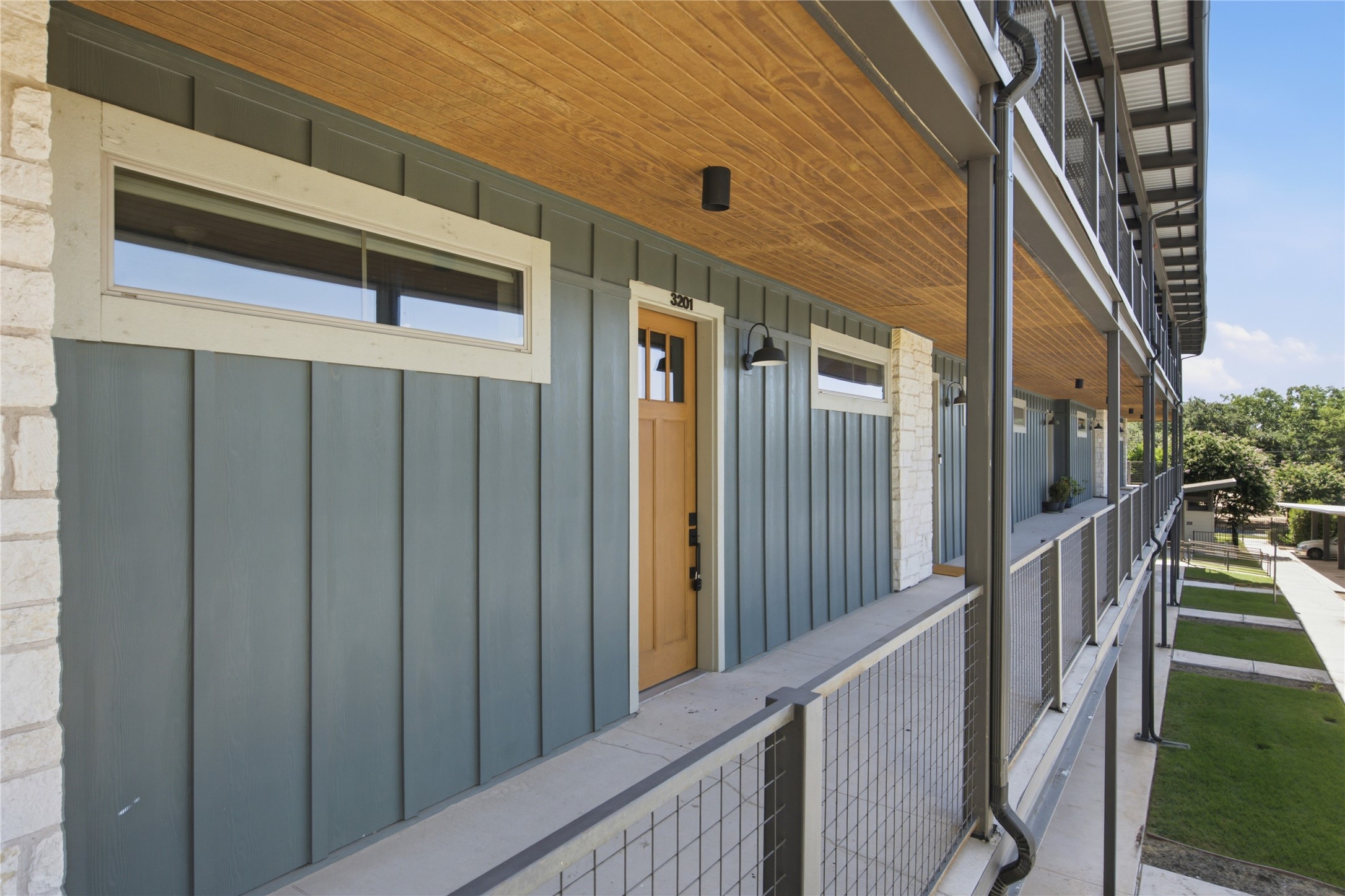 main property photo 28