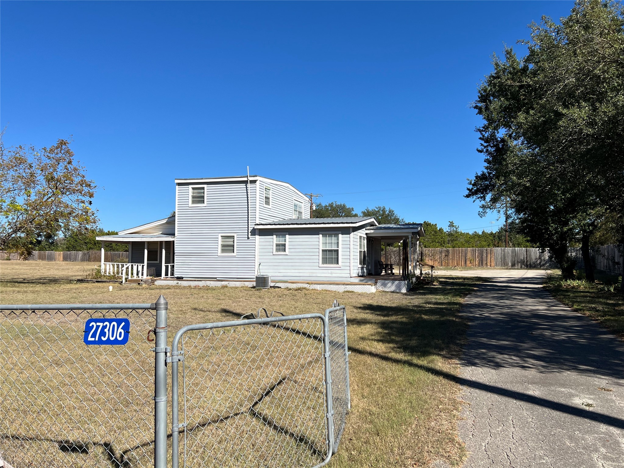 main property photo 4