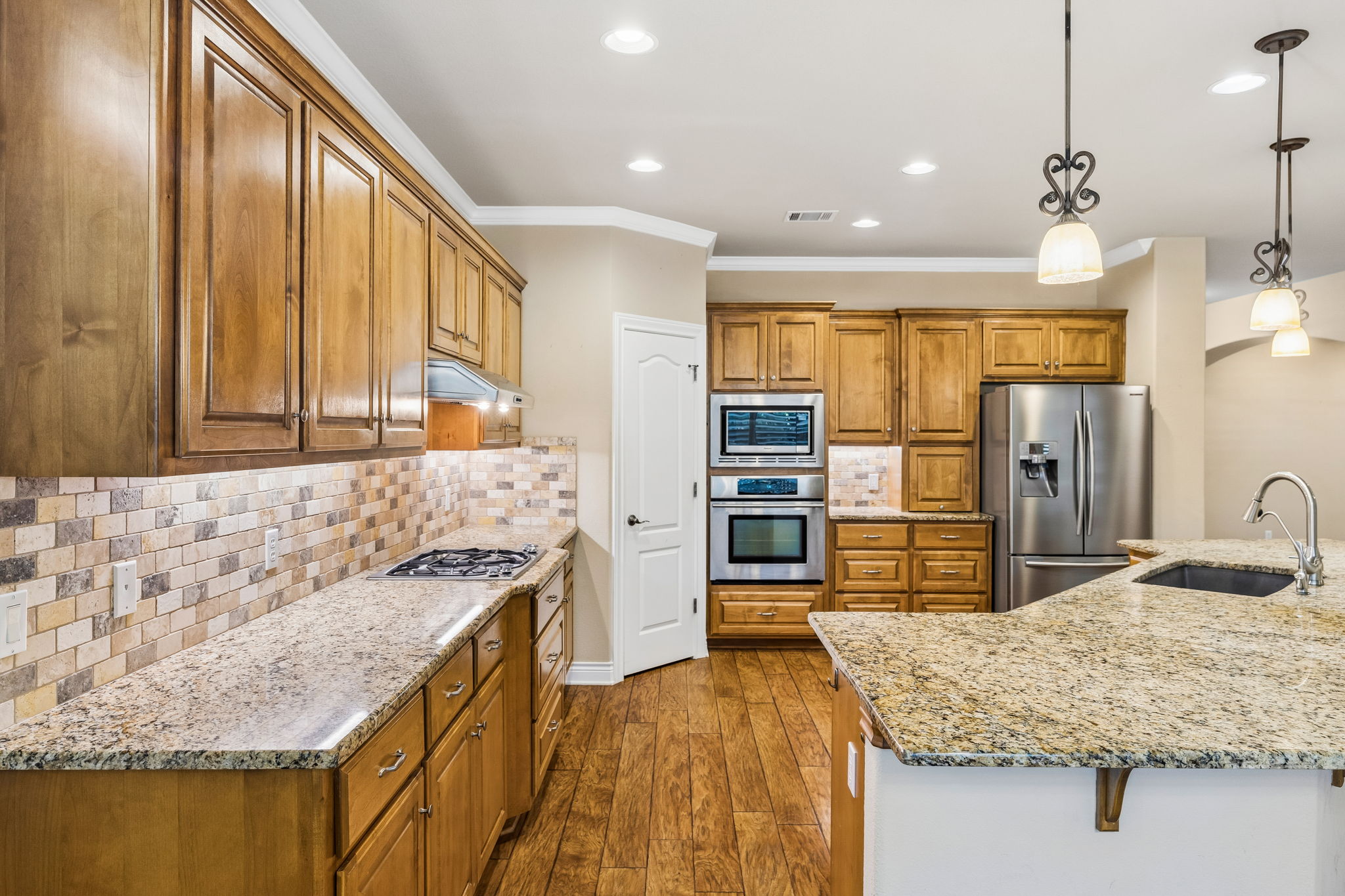 main property photo 7
