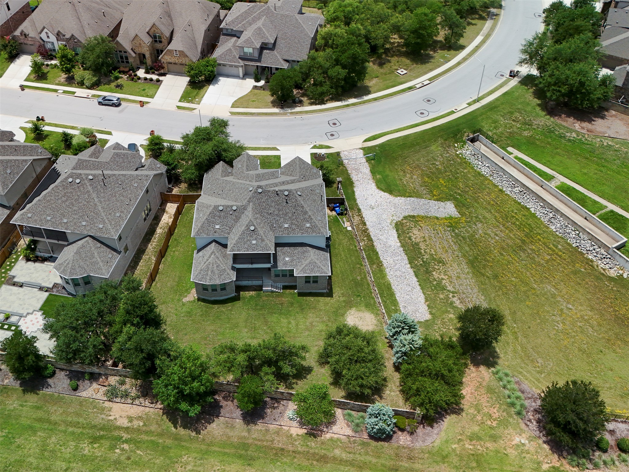 main property photo 38