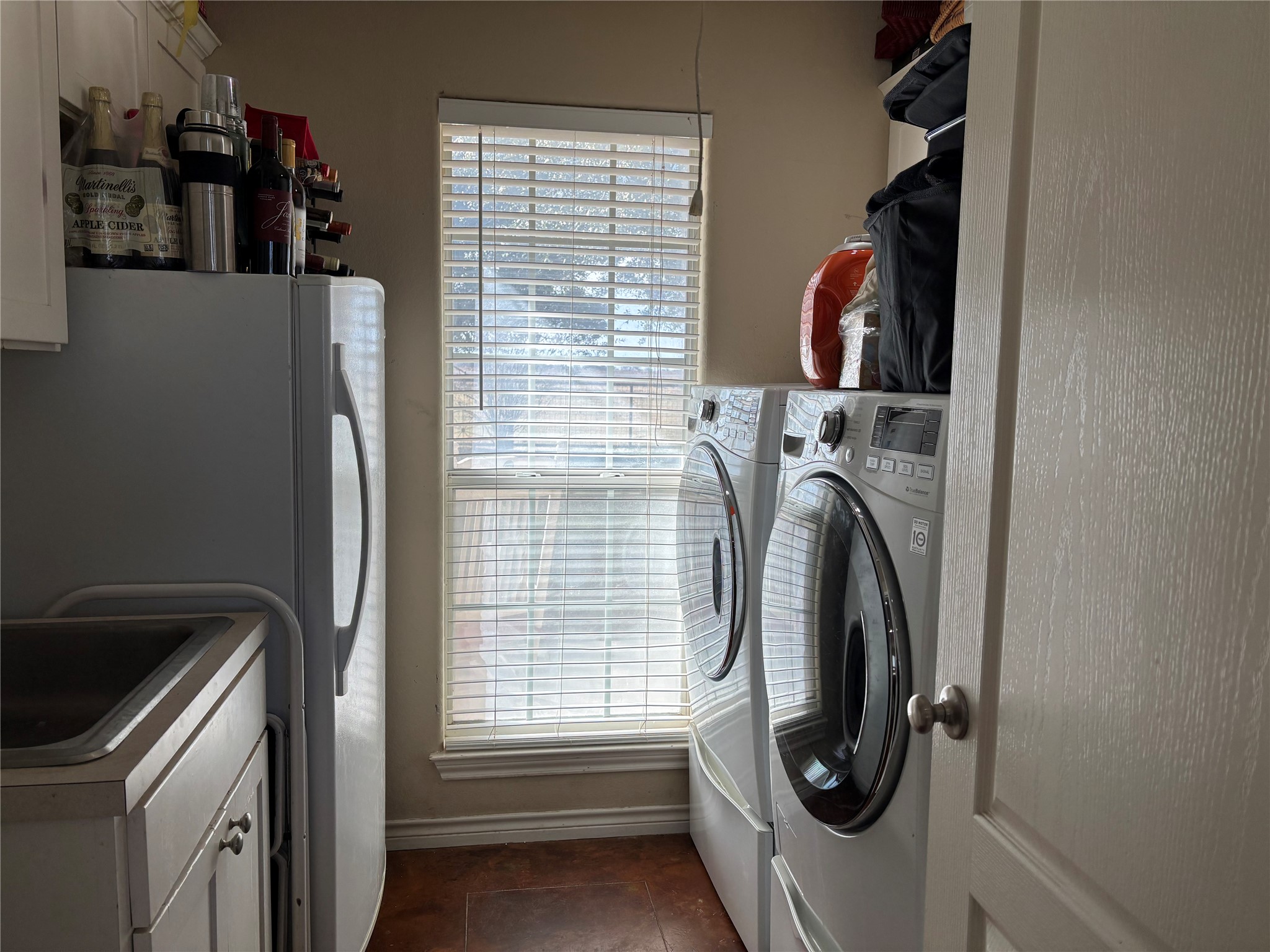main property photo 16