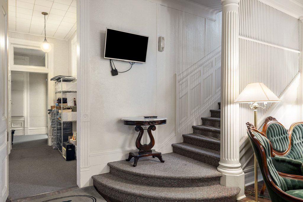 main property photo 17