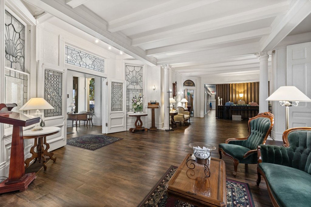 main property photo 18