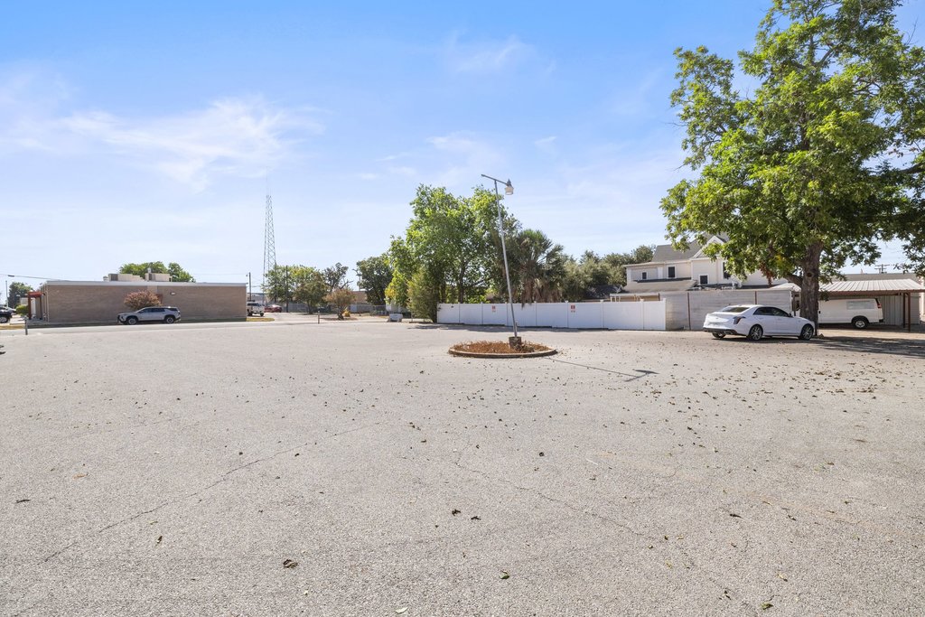 main property photo 29