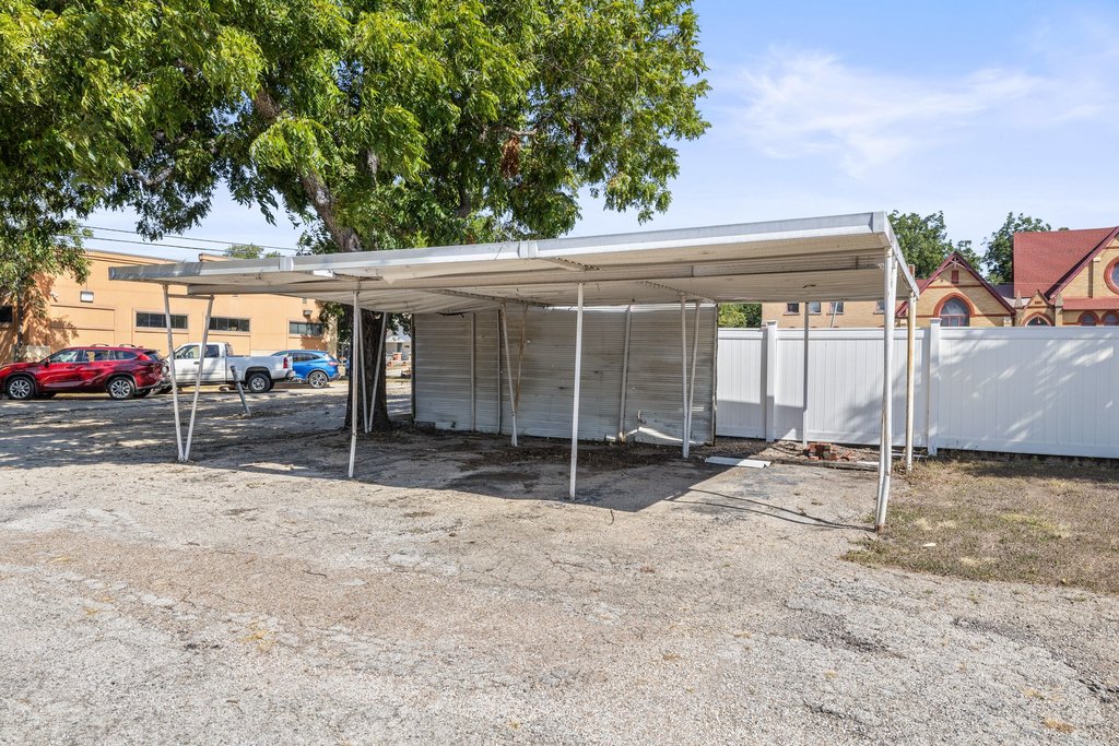 main property photo 32