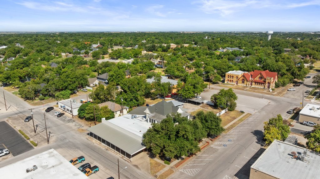 main property photo 34