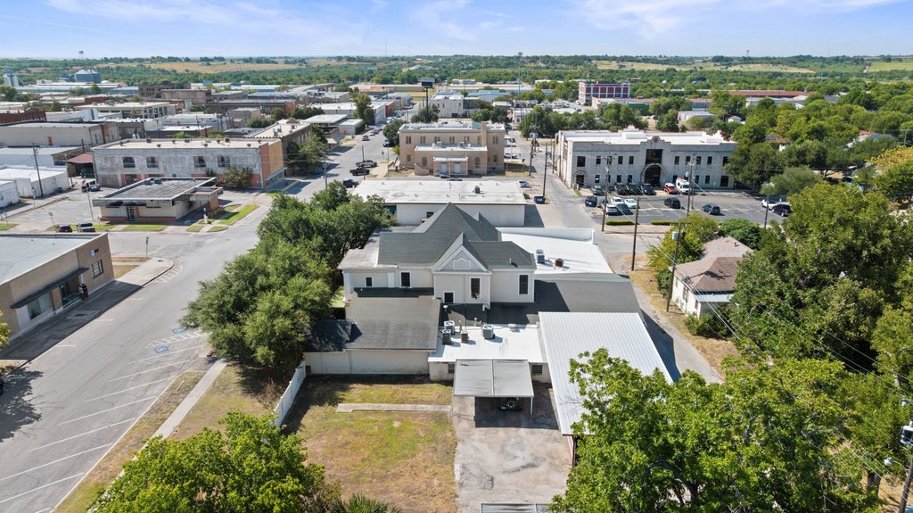 main property photo 39