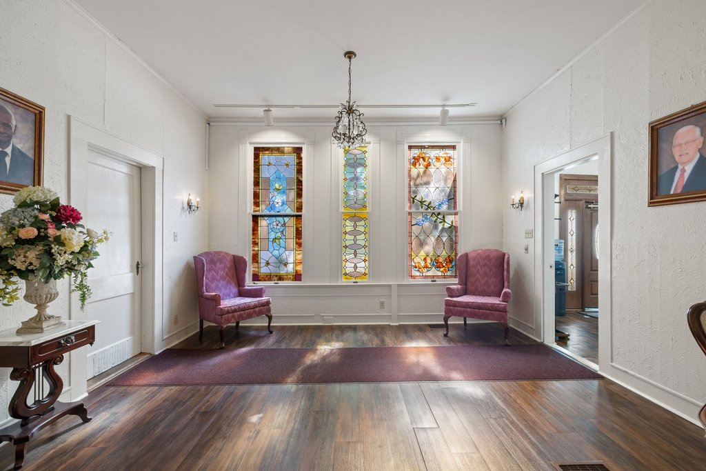 main property photo 7