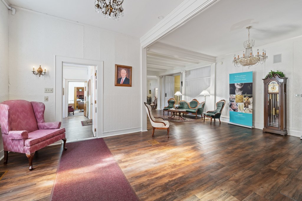 main property photo 8