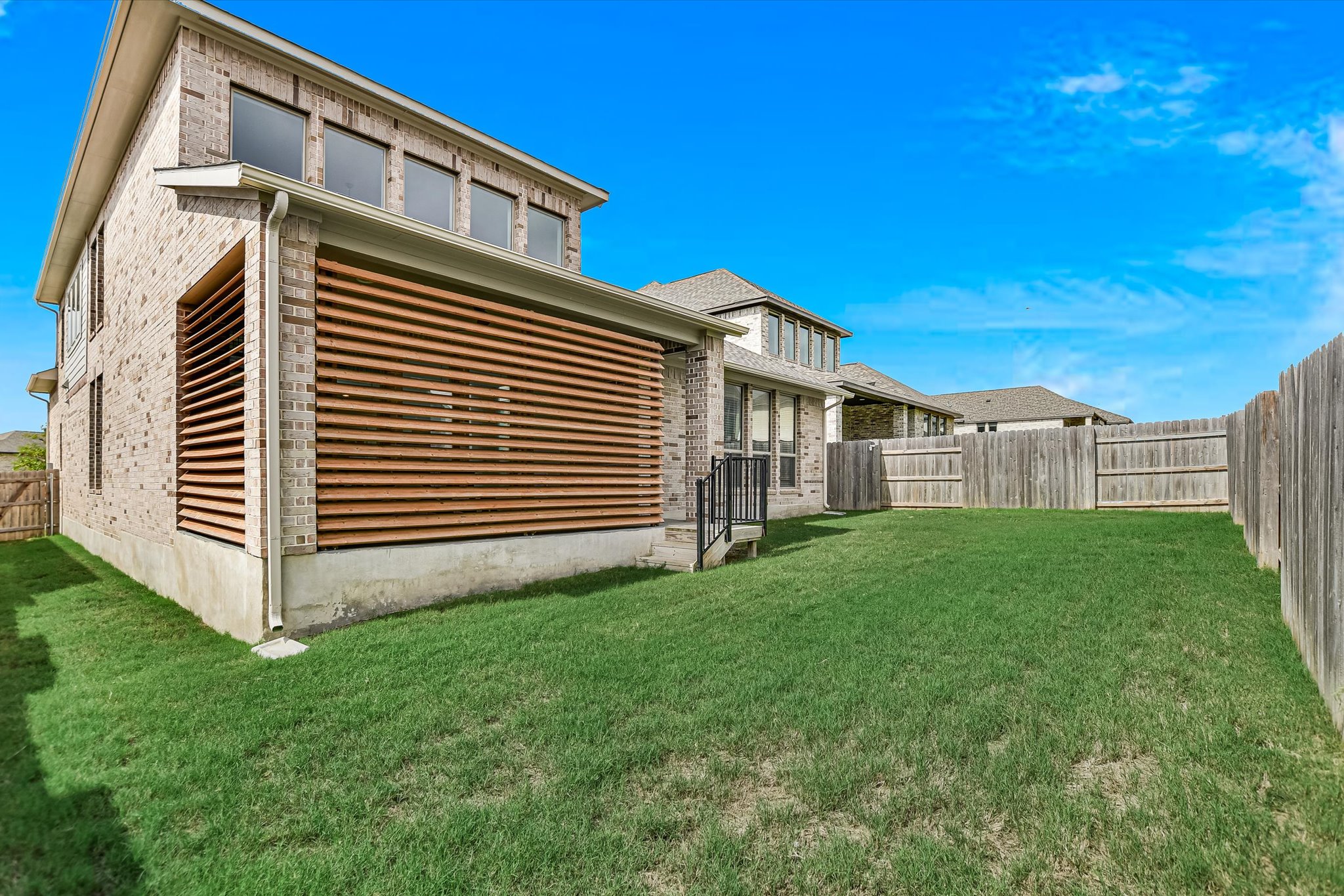 main property photo 29