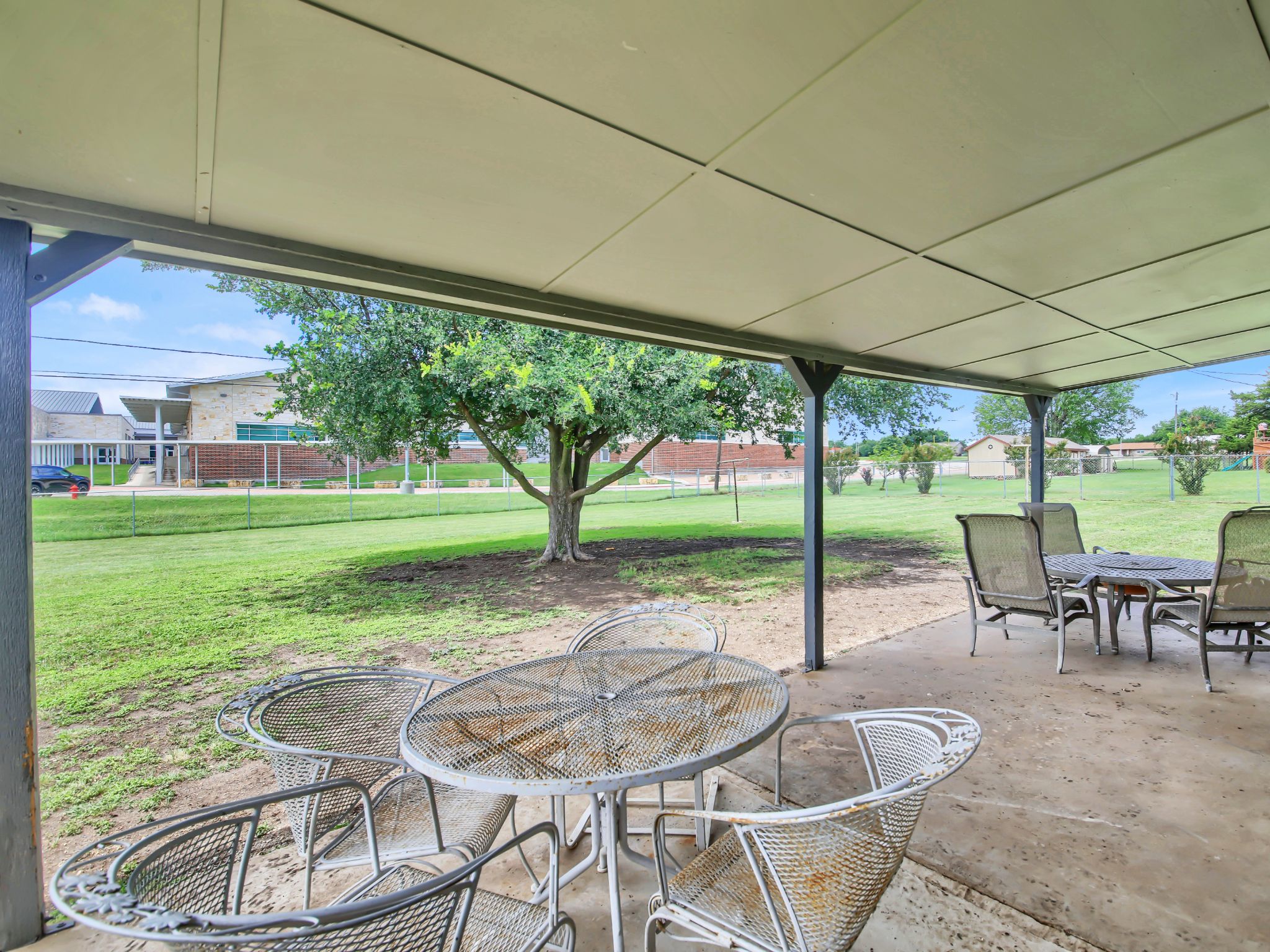 main property photo 25