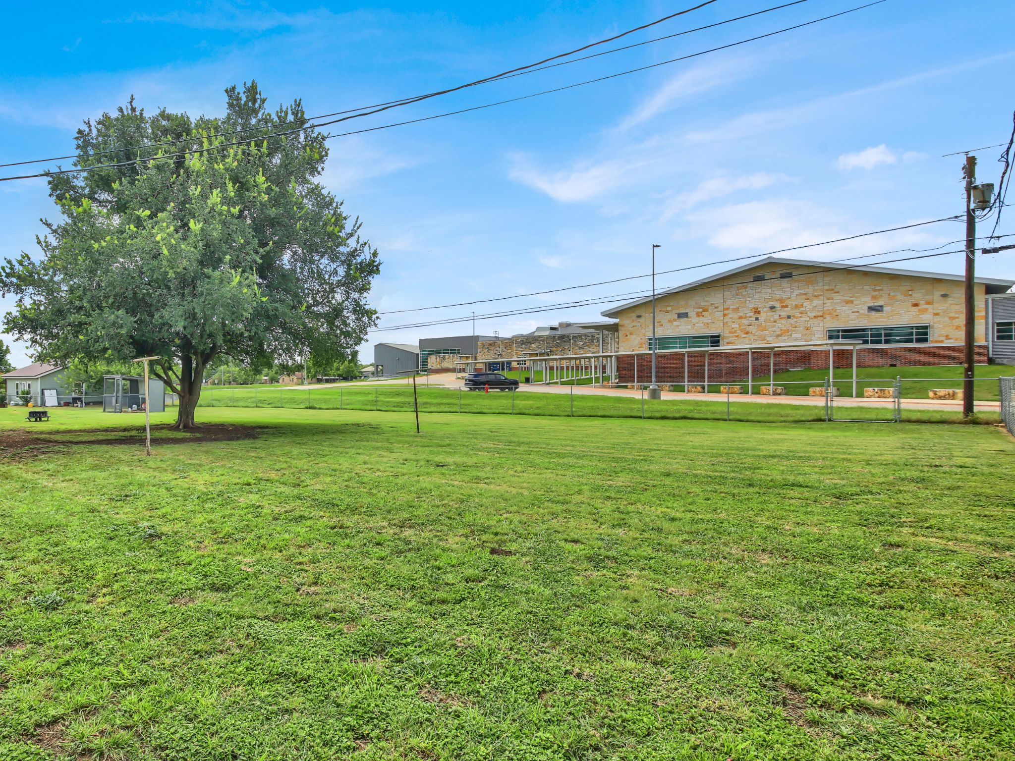 main property photo 27