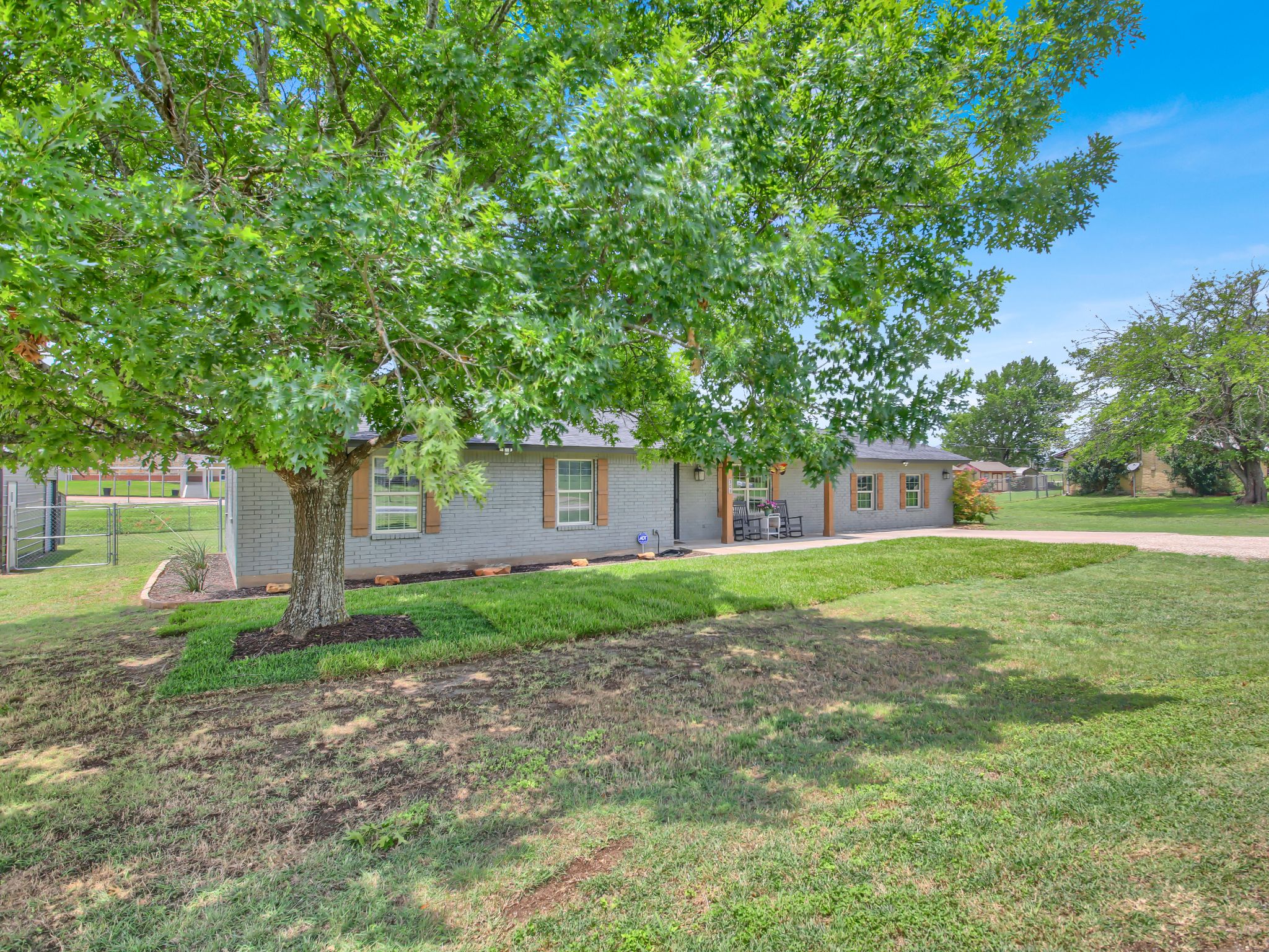 main property photo 34