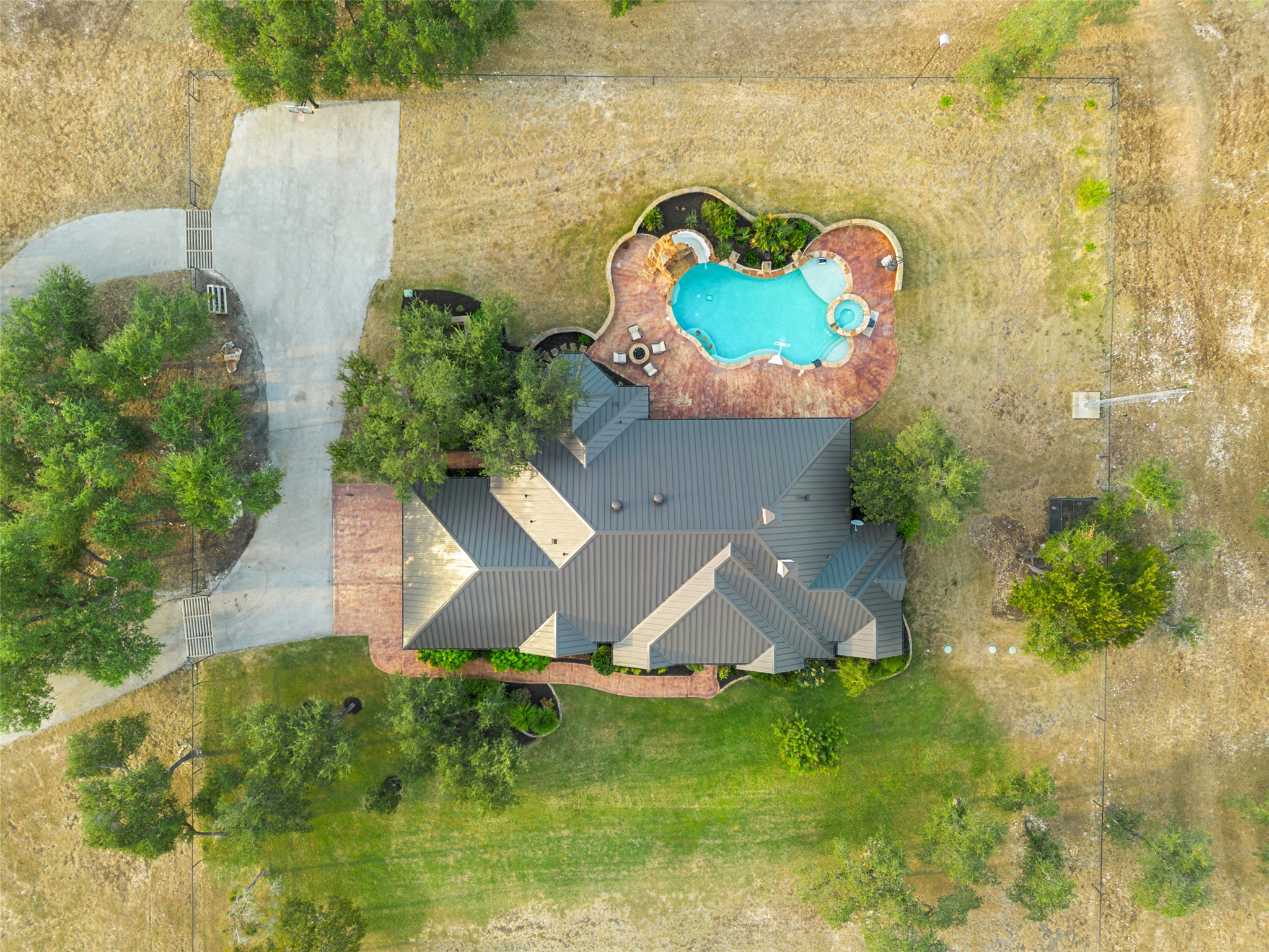 main property photo 5
