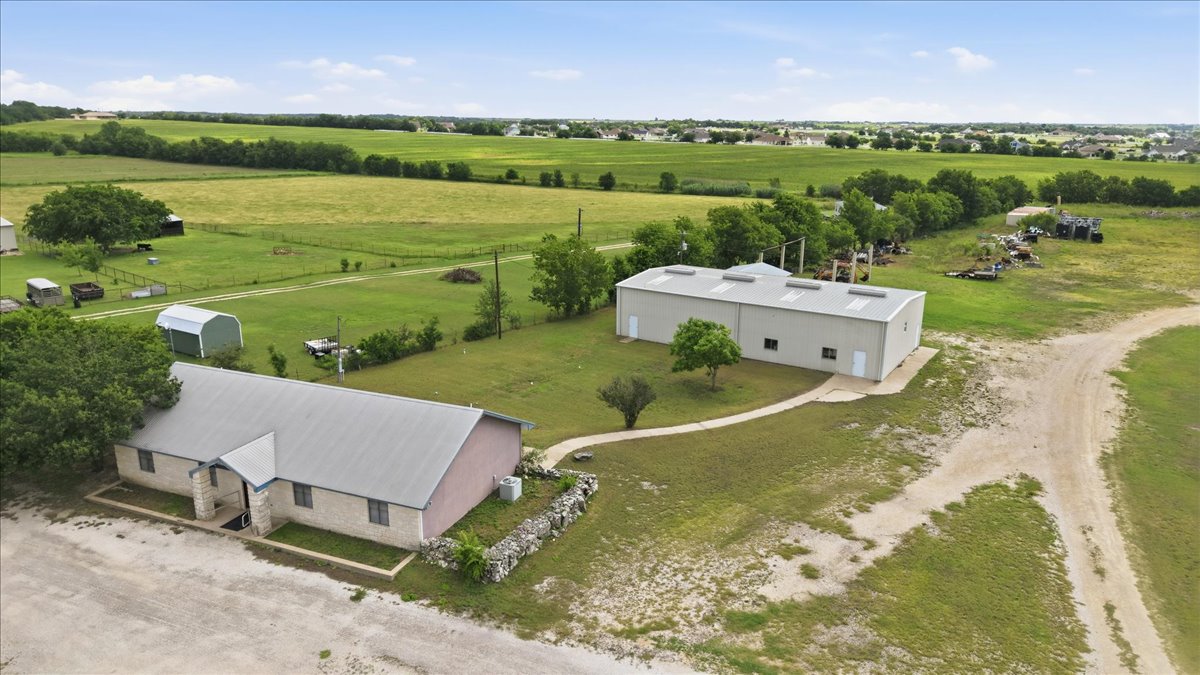 main property photo 11