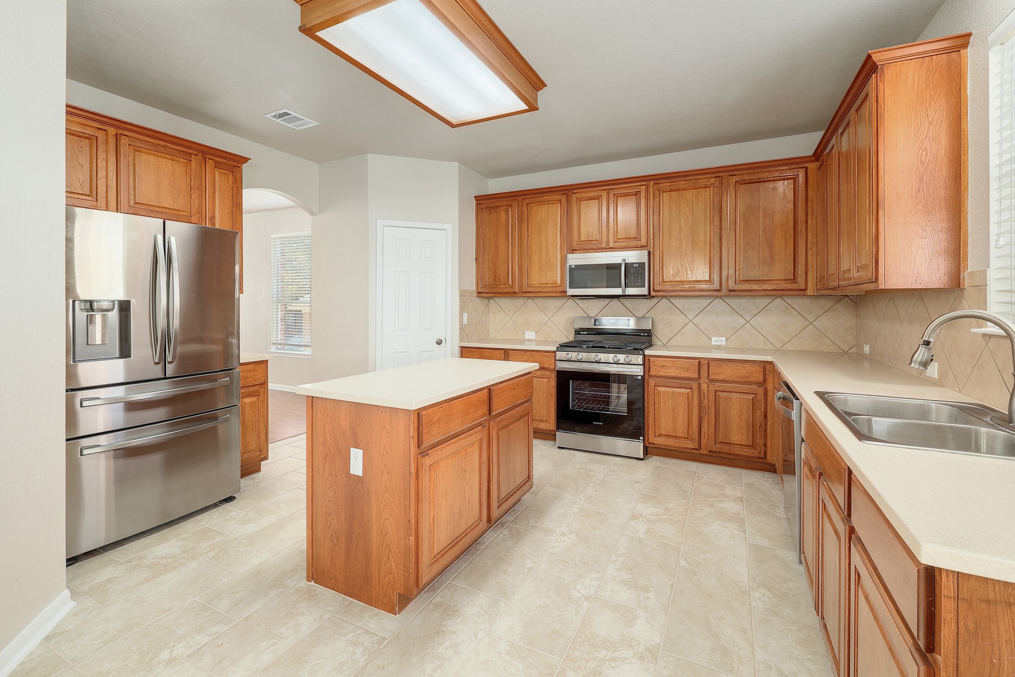 main property photo 10